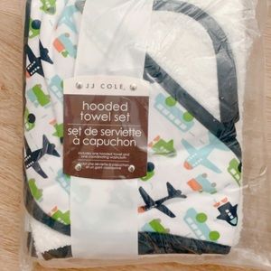 JJ Cole hooded towel set